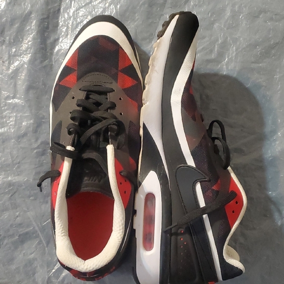 Nike Black and Red Patterned Sneakers - Picture 2 of 5